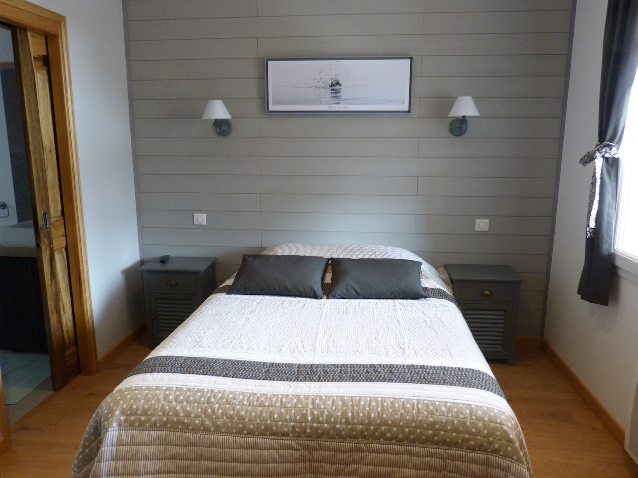 Gite T3 - 4 pers (ou version T1bis 2 pers) : chambre 1