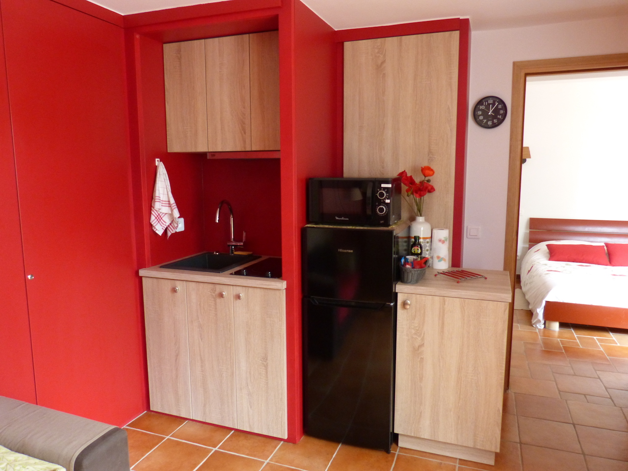 Gite Coquelicots T1bis - 2 pers : séjour / kitchenette